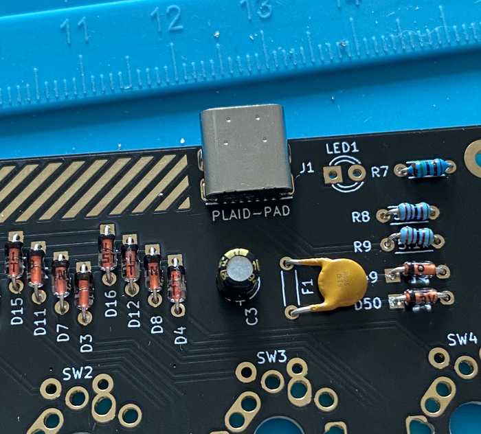 plaid pad usb c connector 1