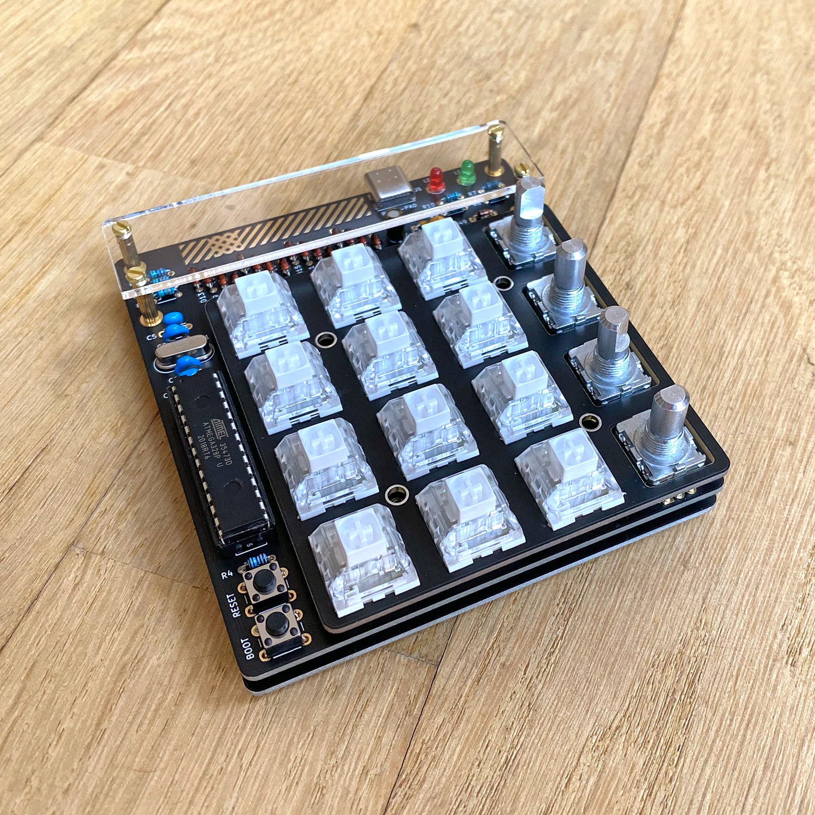 Plaid-Pad 4x4 numpad (Plaid companion) Mechanical Keyboard