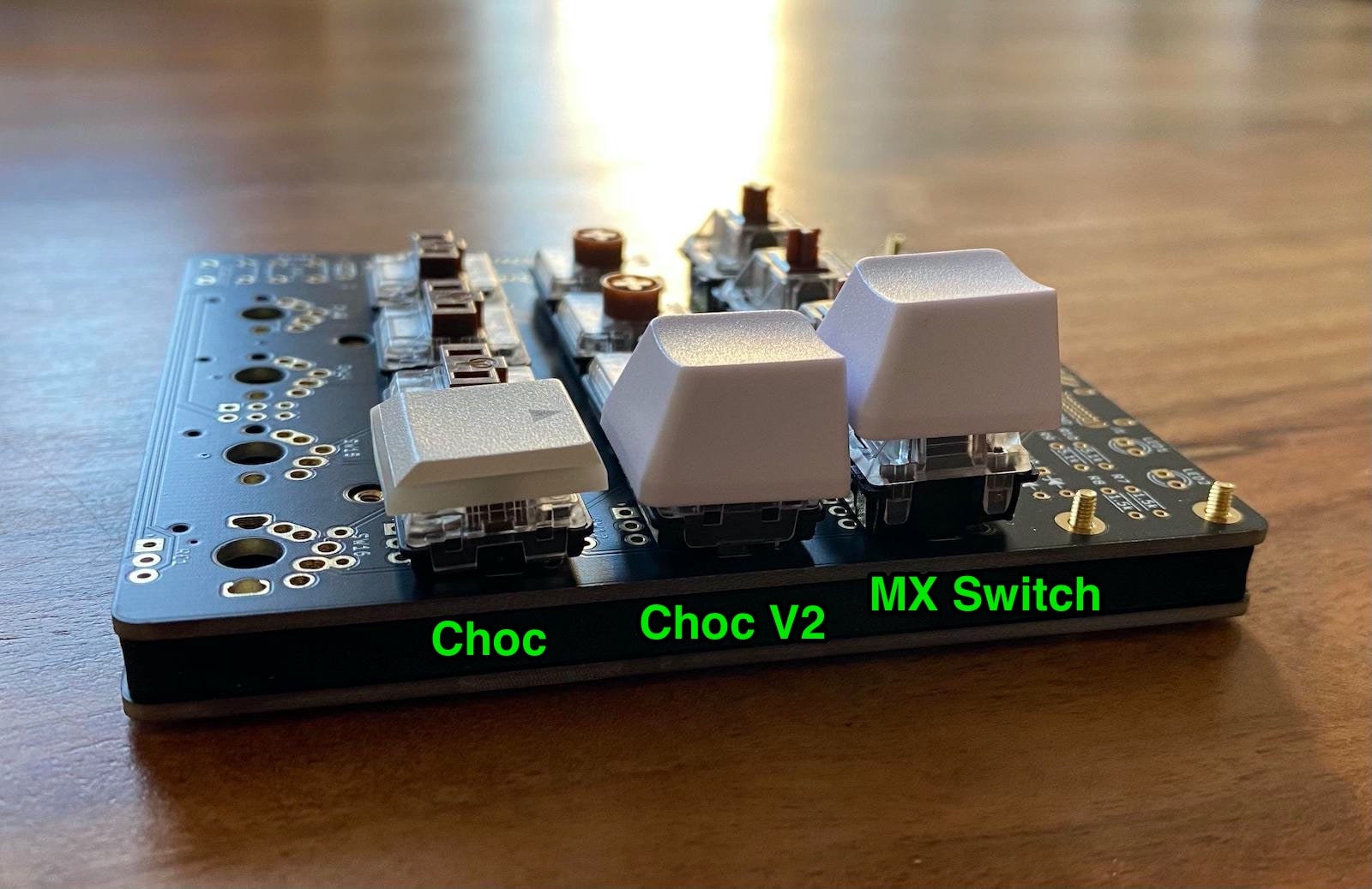 Plaid-Pad Choc Low Profile, Choc V2 and MX switch comparison