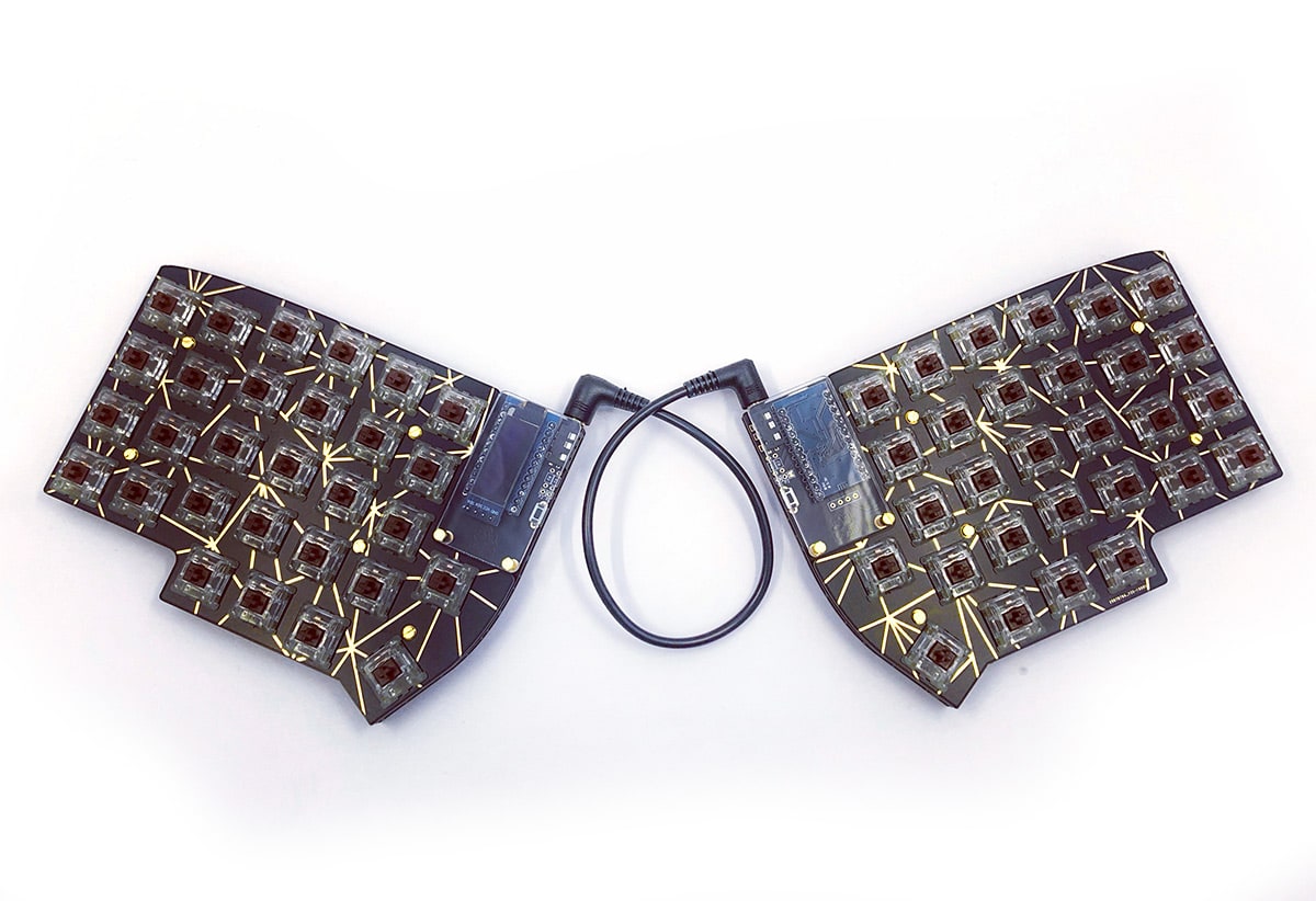 lily58-pcb-case-black-gold-triangle-2 Lily58 Plate Case - Triangle Edition Gold/Black