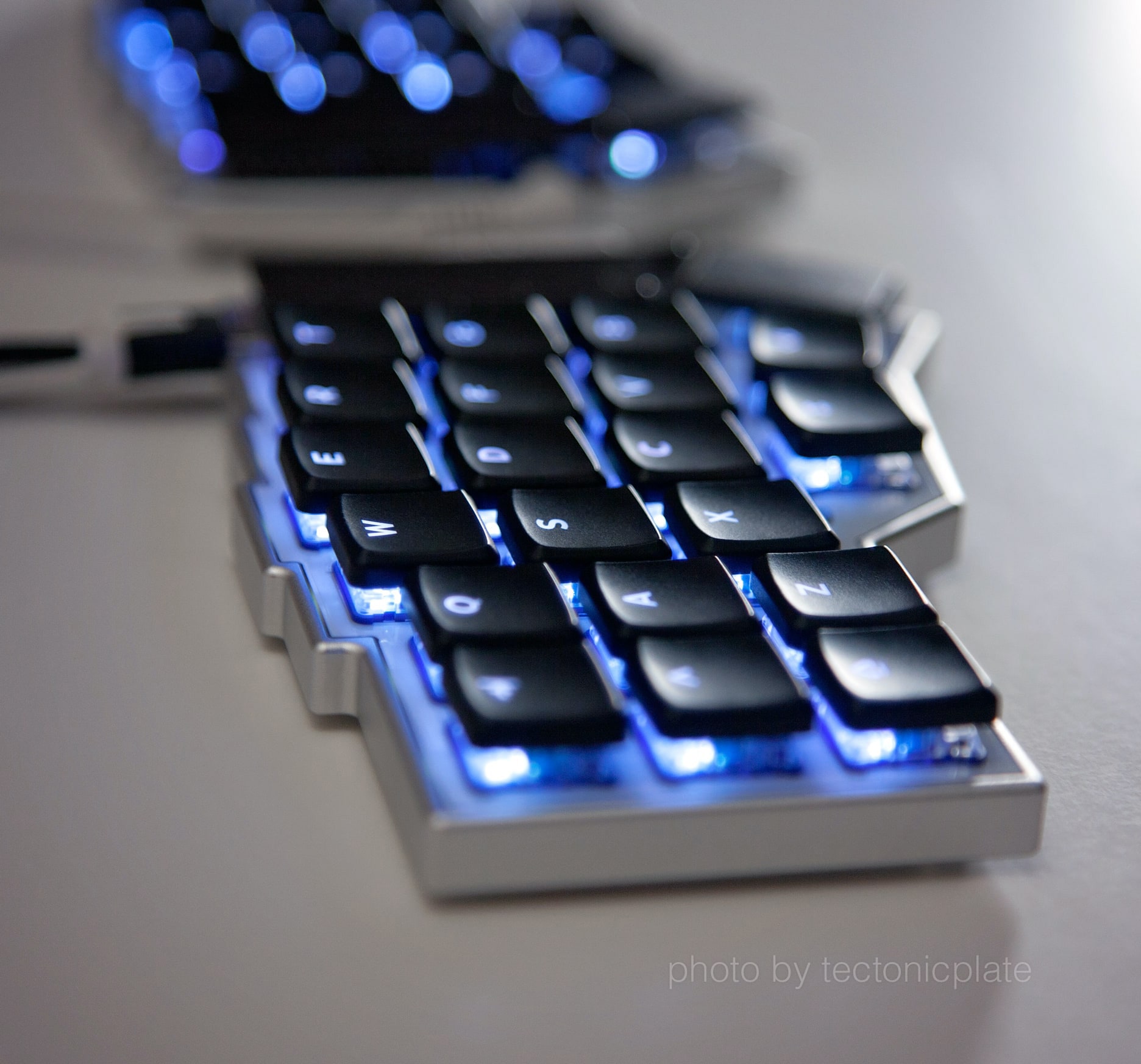 MBK Glow Choc Low Profile Keycap Set shine-through backlit Corne