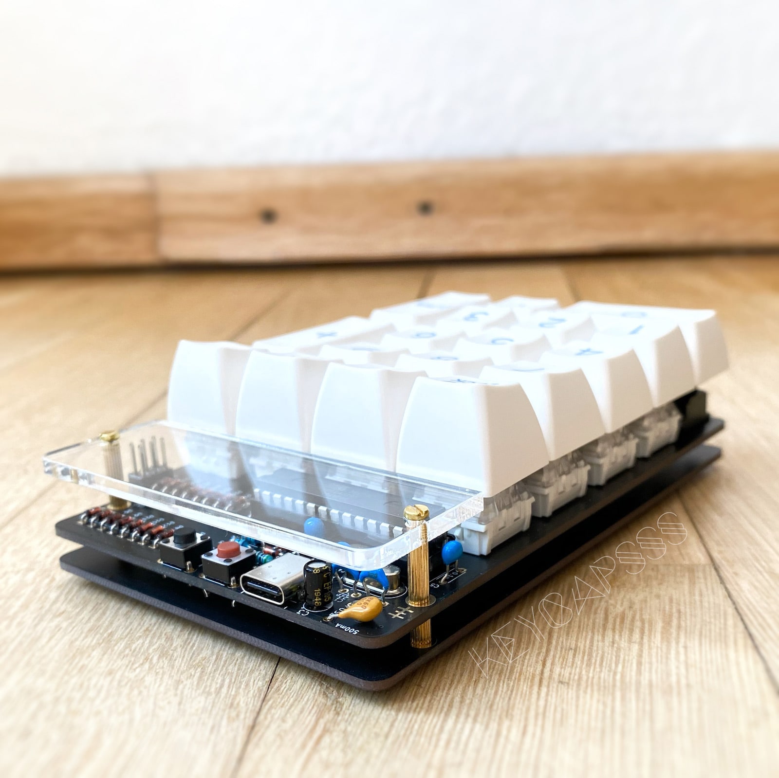 discipad-numpad-macropad-through-hole-mechanical-keyboard-3 Discipad Numpad Kit Macropad with through hole parts and USB-C