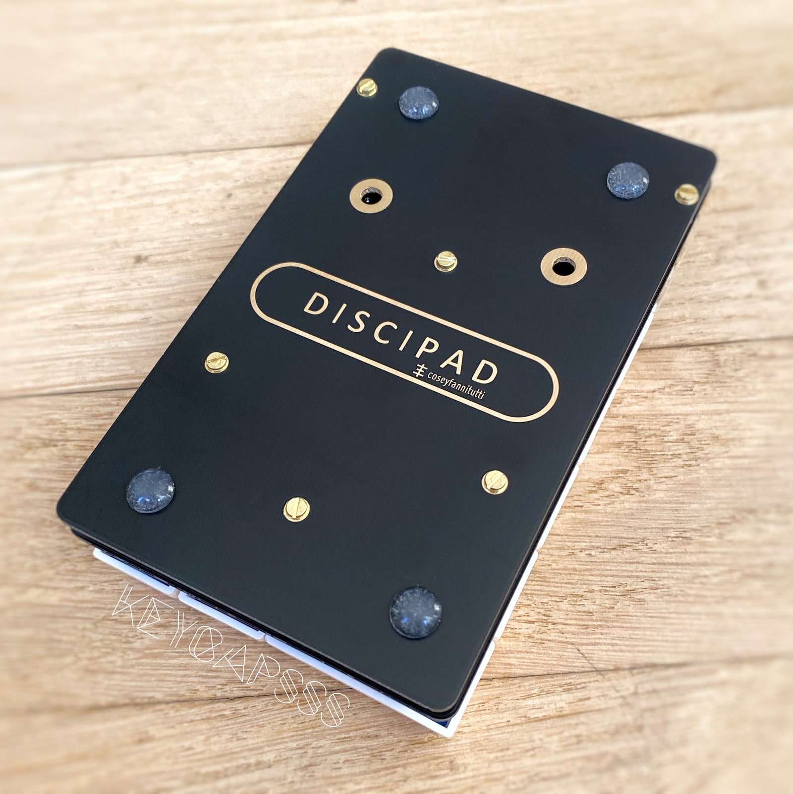discipad-numpad-macropad-through-hole-mechanical-keyboard-4 Discipad Numpad Kit Macropad with through hole parts and USB-C