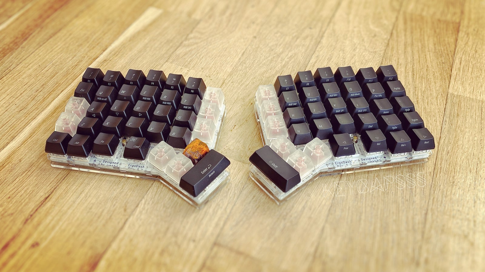 ergodash-acrylic-case-split-keyboard-1 ErgoDash Acrylic Plate Case Split Keyboard - 4-Key Thumb Cluster